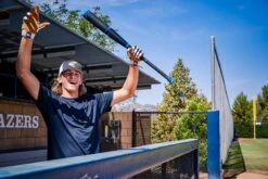 2023 Easton Encore Hybrid (-3) BBCOR Baseball Bat: BB23EN -Home Run Store 08032022 Easton SuperShoot 58 1