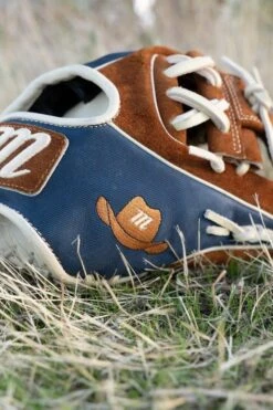 Marucci NightShift " Cowboy " 43A2 11.5" Infield Baseball Glove: MFGNTSHFT-0301 -Home Run Store 2024 09 23 NightShift 300 s 9705