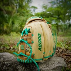 2025 Wilson A2000 "Clover" Headbanger Sports Exclusive 1786 11.5" Infield Baseball Glove: WBW101900115-CL -Home Run Store DSC08568