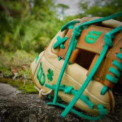 2025 Wilson A2000 "Clover" Headbanger Sports Exclusive 1786 11.5" Infield Baseball Glove: WBW101900115-CL -Home Run Store DSC08570