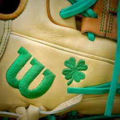 2025 Wilson A2000 "Clover" Headbanger Sports Exclusive 1786 11.5" Infield Baseball Glove: WBW101900115-CL -Home Run Store DSC08582