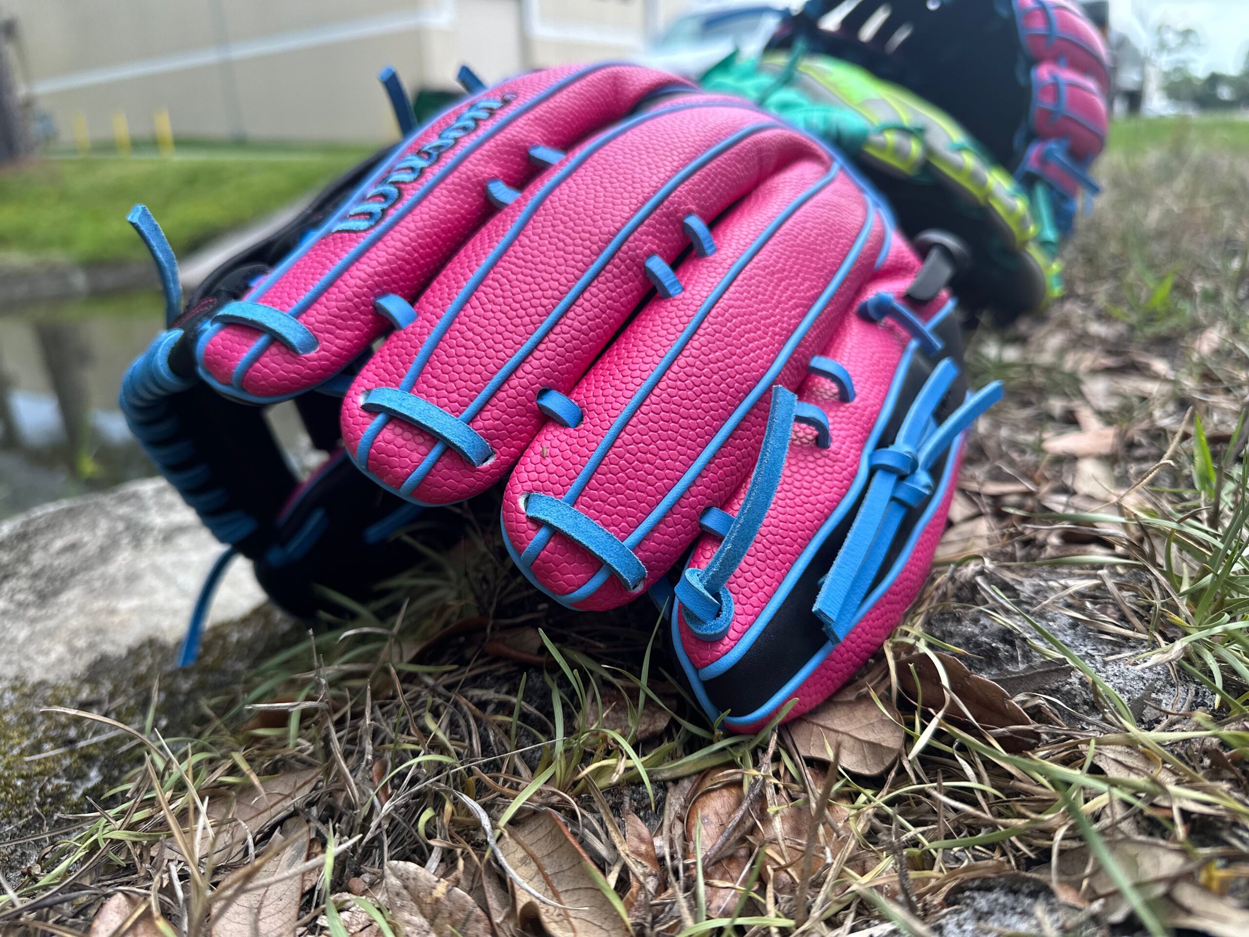 2025 Wilson A1000 13" Slowpitch Softball Glove: WBW10360913 5 2025 Wilson A1000 13" Slowpitch Softball Glove: WBW10360913 - Image 3