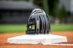 2023 Wilson A2000 1786 Spin Control 11.5" Infield Baseball Glove: WBW100985115 15 2023 Wilson A2000 1786 Spin Control 11.5" Infield Baseball Glove: WBW100985115 -Home Run Store WBW100985115Lifestlye2